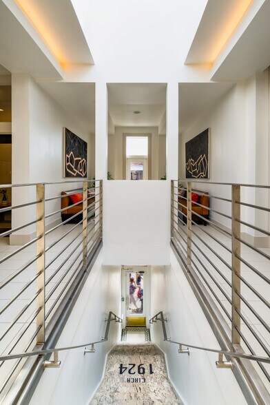 1726 E 7th Ave, Tampa, FL à louer - Photo du bâtiment - Image 2 de 21