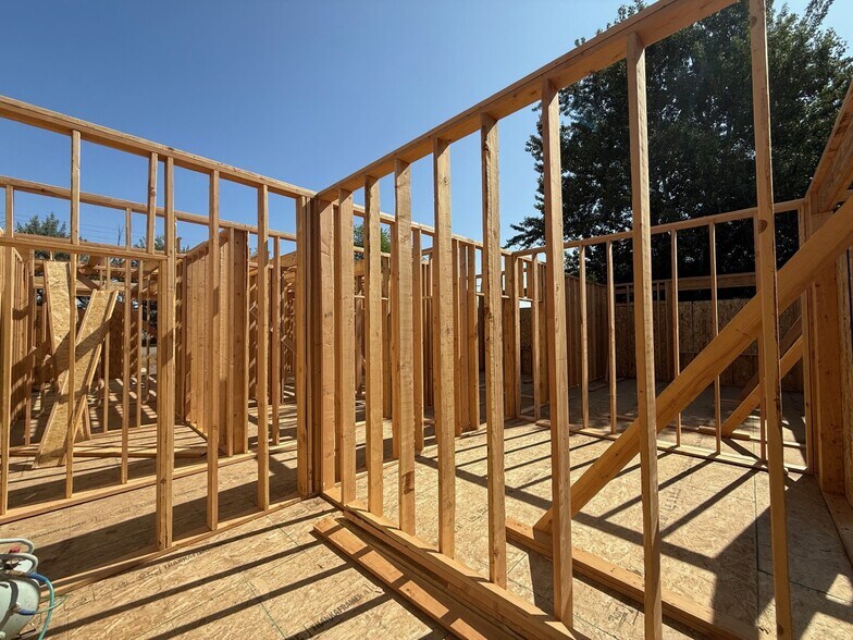 865 3000 N, Rexburg, ID à louer - Photo du bâtiment - Image 3 de 6