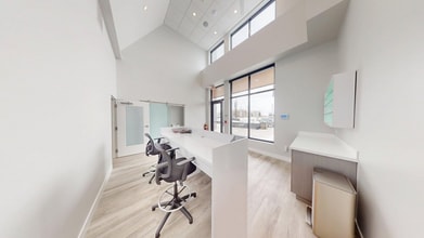 20400 W Bluemound Rd, Brookfield, WI for lease Interior Photo- Image 2 of 14