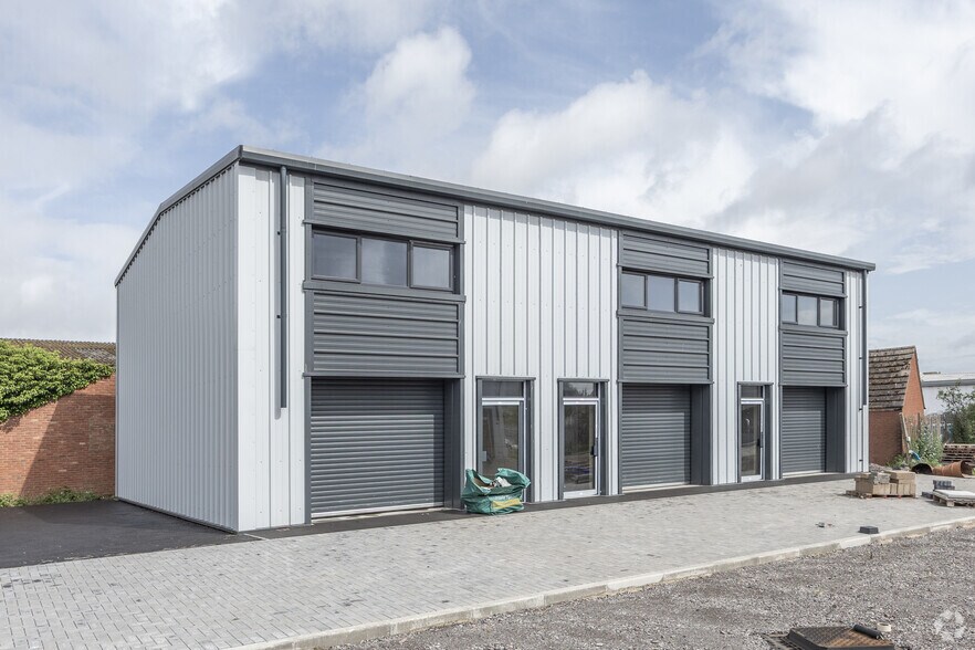 1-3 Lower Tuffley Ln, Gloucester for sale - Primary Photo - Image 2 of 4