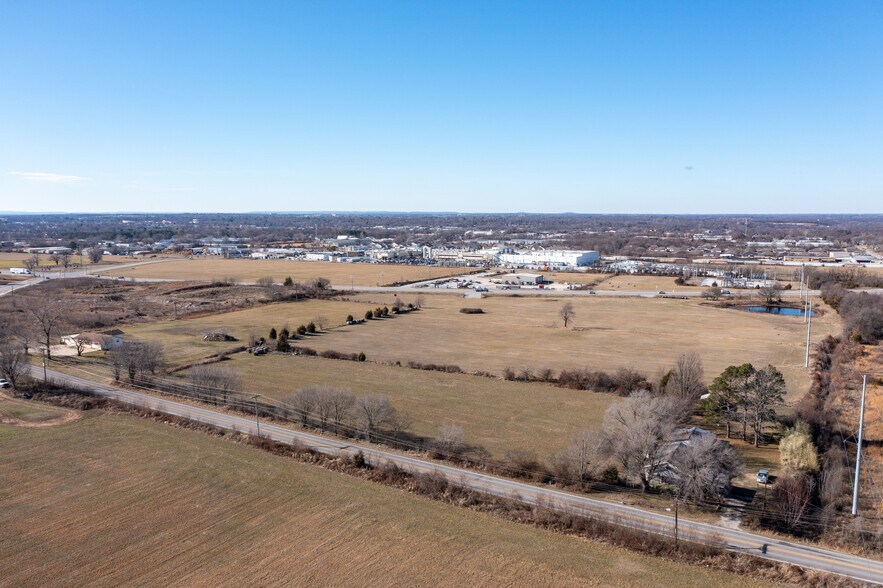 2728 Old Wire Rd, Springdale, AR à vendre - Photo du bâtiment - Image 2 de 2