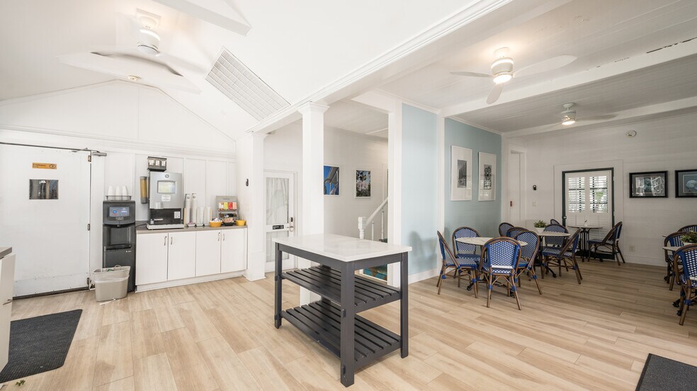 413 Applerouth Ln, Key West, FL à vendre - Photo intérieure - Image 3 de 14