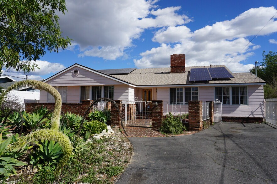 9826 Columbus Ave, North Hills, CA à vendre - Photo du bâtiment - Image 3 de 16