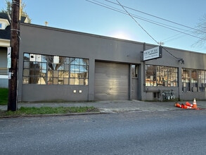 18 NE 7th Ave, Portland, OR for lease Building Photo- Image 2 of 2