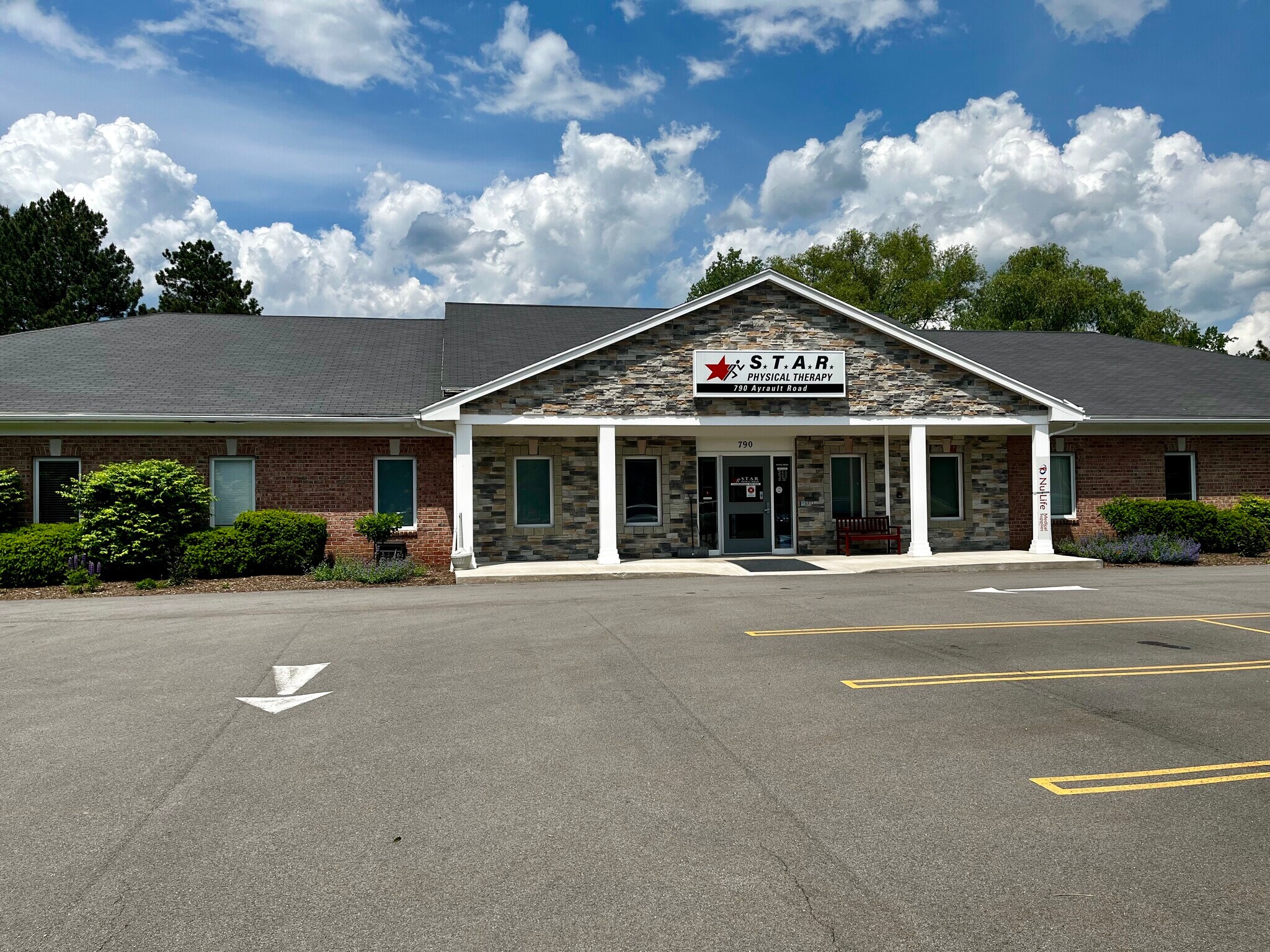 790 Ayrault Rd, Fairport, NY à vendre Photo du bâtiment- Image 1 de 1