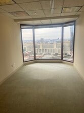 425 S Financial Pl, Chicago, IL for lease Building Photo- Image 2 of 3