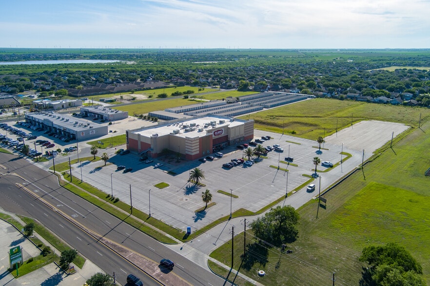 7601 S Staples St, Corpus Christi, TX for sale - Building Photo - Image 3 of 12