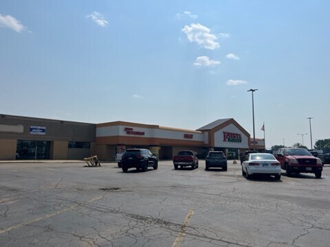 390 W Chrysler Dr, Belvidere, IL à vendre - Photo du bâtiment - Image 1 de 13