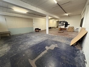 Manor House Av, Southampton for lease Interior Photo- Image 1 of 4