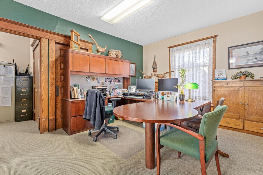 227 S Arch Ave, New Richmond, WI à vendre - Photo du bâtiment - Image 2 de 36