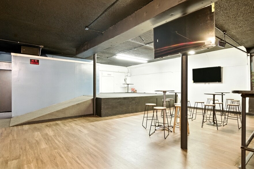 8604 Jensen Dr, Houston, TX for sale - Interior Photo - Image 3 of 22