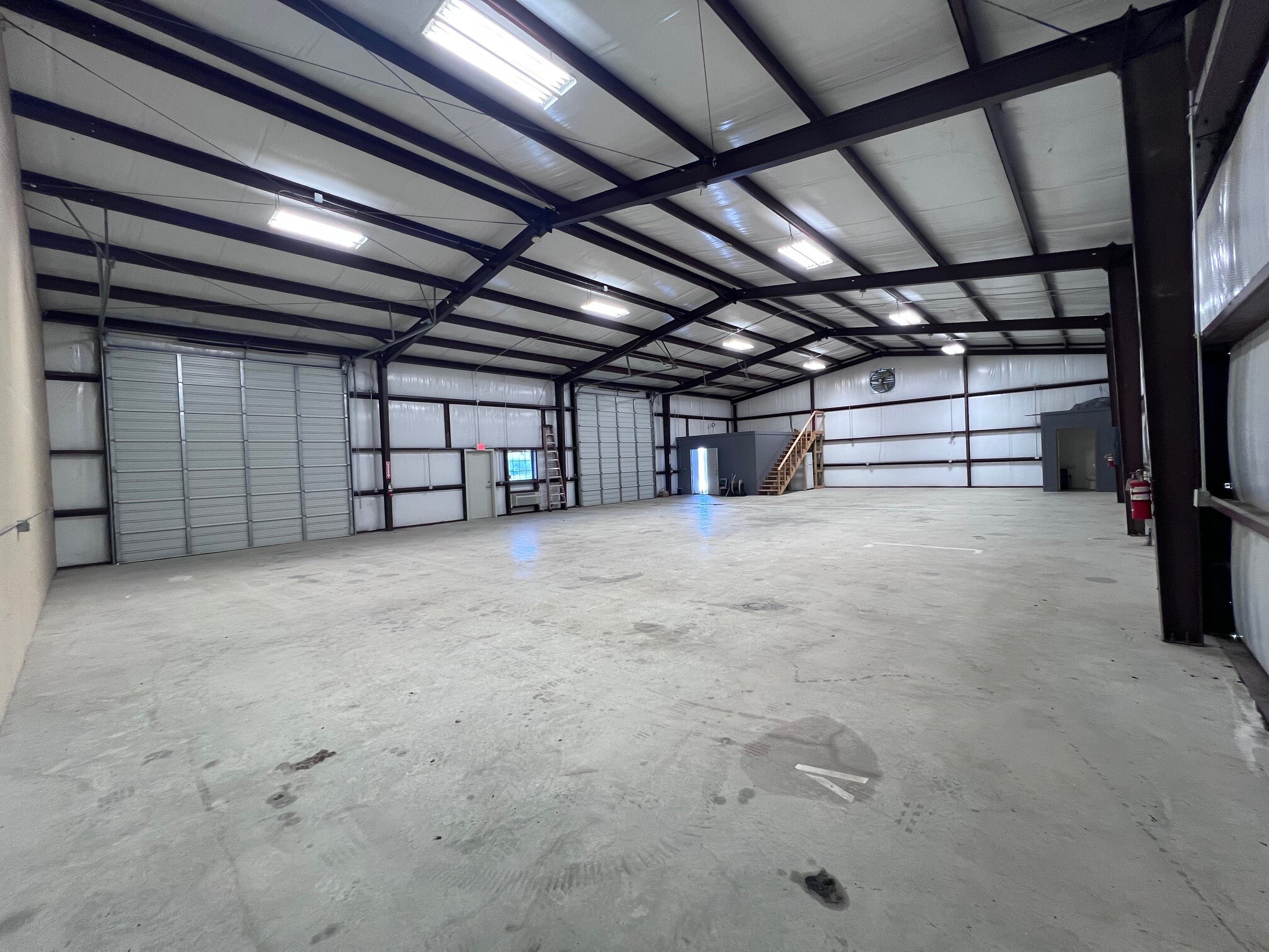 2170 Collins Rd, Denton, TX for lease Interior Photo- Image 1 of 1