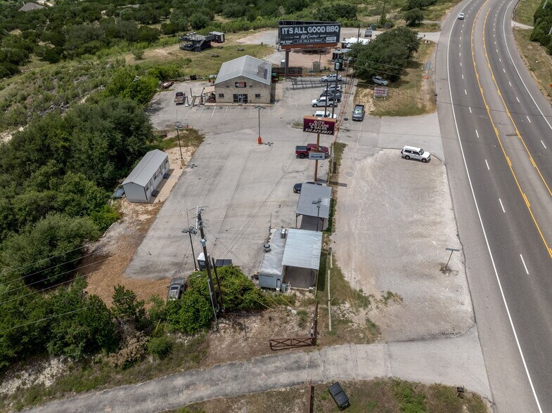 21601 State Highway 71 W, Spicewood, TX à louer - Photo du bâtiment - Image 3 de 22