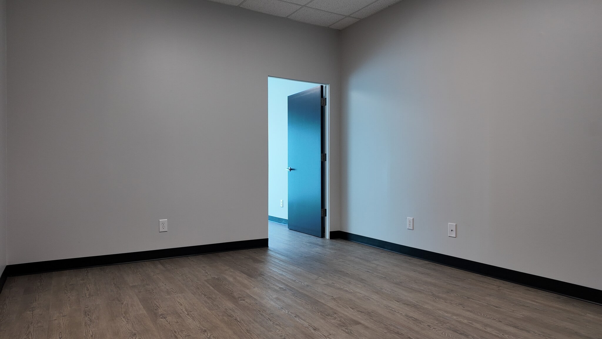 101 State Dr, Hollister, MO for lease Interior Photo- Image 1 of 2