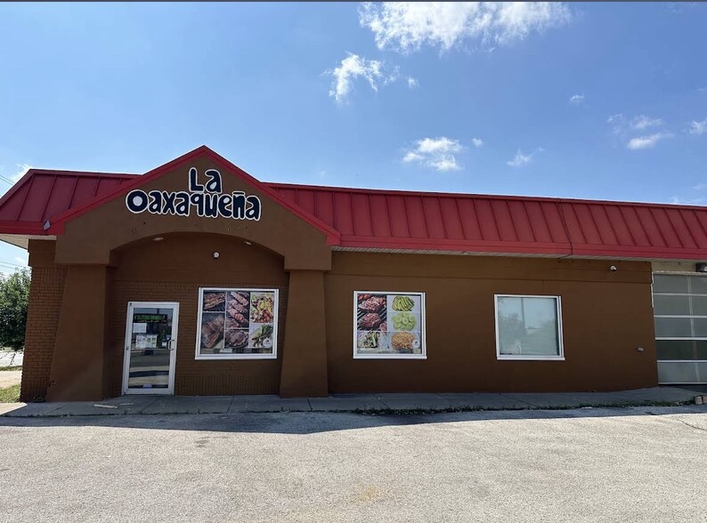 5401 N Lovers Lane Rd, Milwaukee, WI for lease - Building Photo - Image 1 of 1