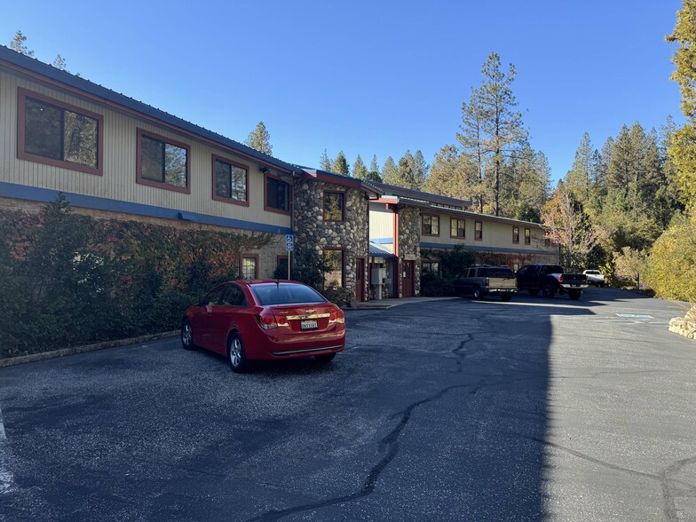 870 Gold Flat Rd, Nevada City, CA for lease - Building Photo - Image 2 of 45