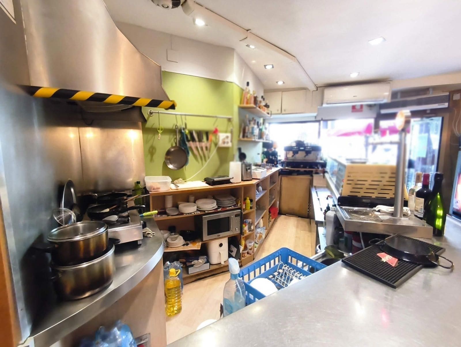 Retail in Barcelona, Barcelona for lease Interior Photo- Image 1 of 7