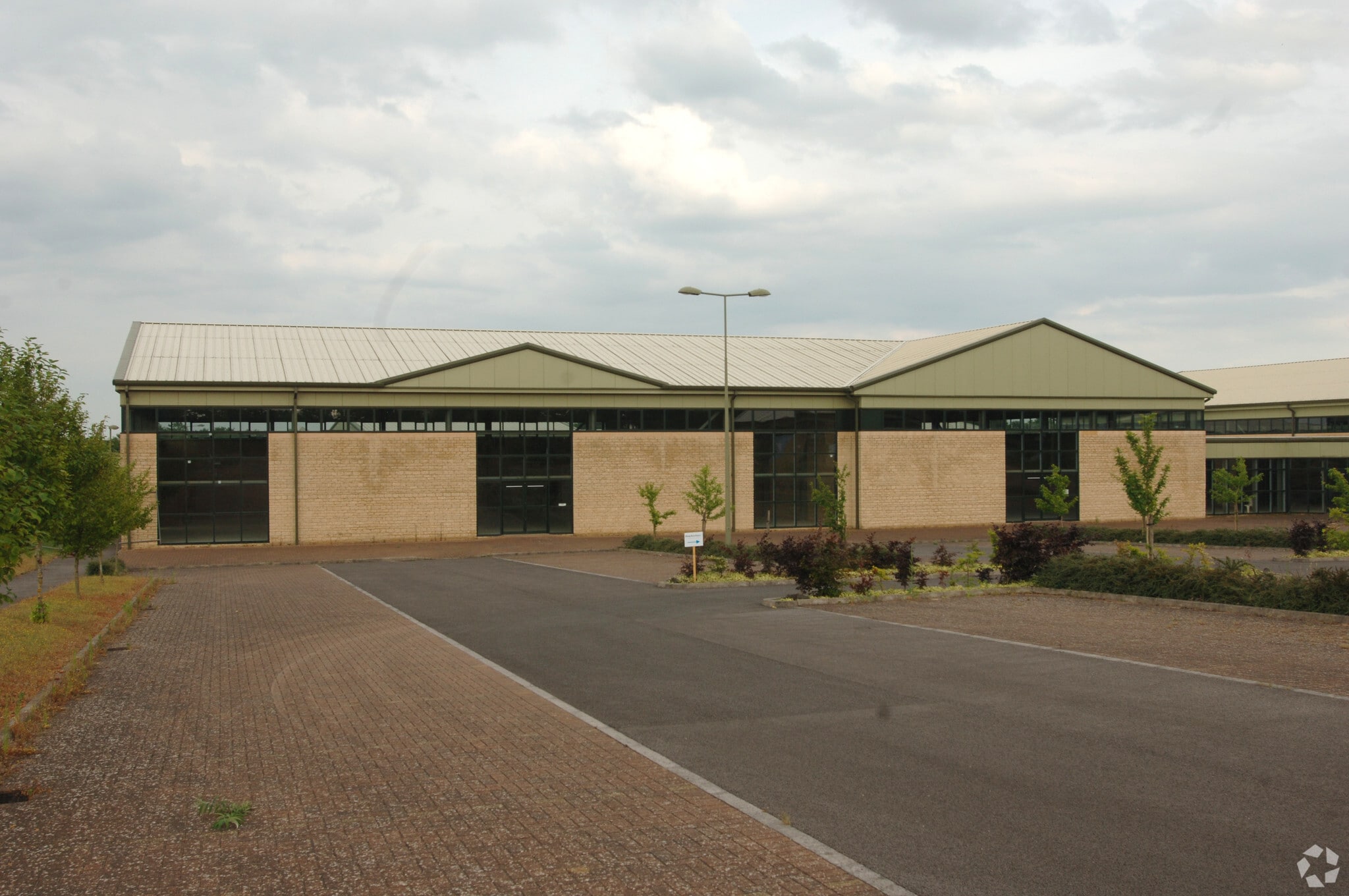 Carterton Rd, Brize Norton for lease Primary Photo- Image 1 of 10