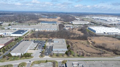 4200 N Atlantic Blvd, Auburn Hills, MI for lease Building Photo- Image 2 of 36