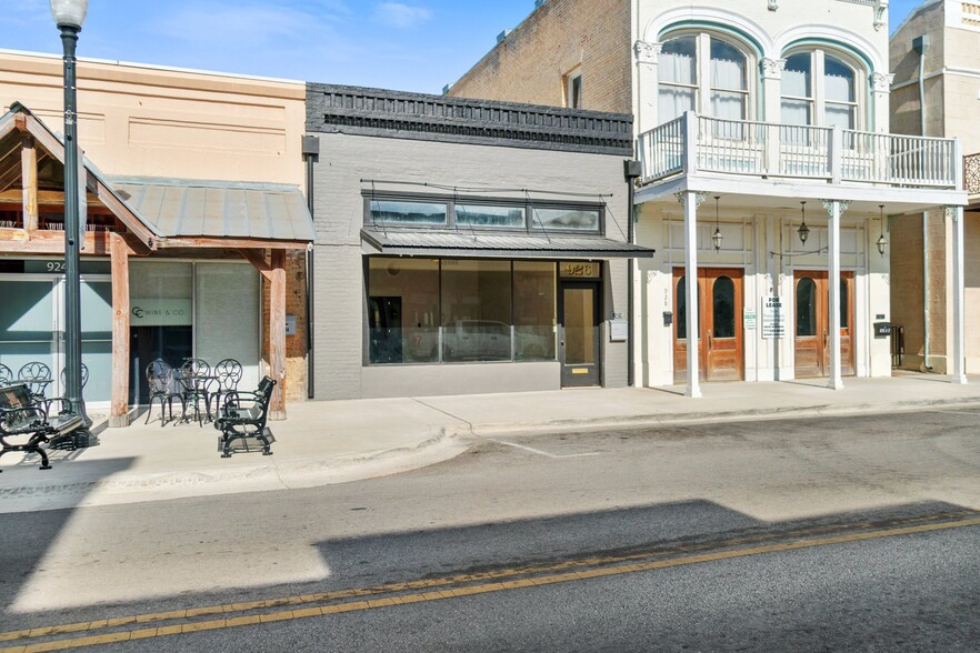 926 Main St, Bastrop, TX à vendre - Photo principale - Image 1 de 1