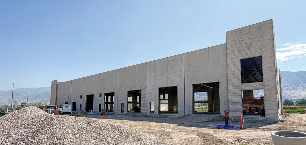 1041 N 950 W, Centerville, UT for lease - Construction Photo - Image 2 of 4