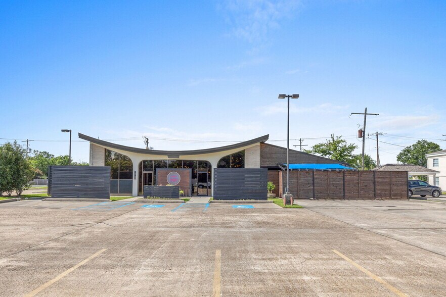 710 Dr Michael Debakey Dr, Lake Charles, LA à vendre - Photo du bâtiment - Image 2 de 15