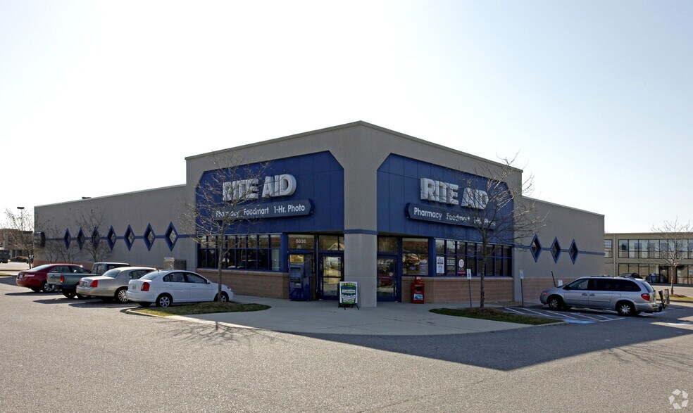 5020 Ferrell Pkwy, Virginia Beach, VA à louer - Photo du bâtiment - Image 2 de 4