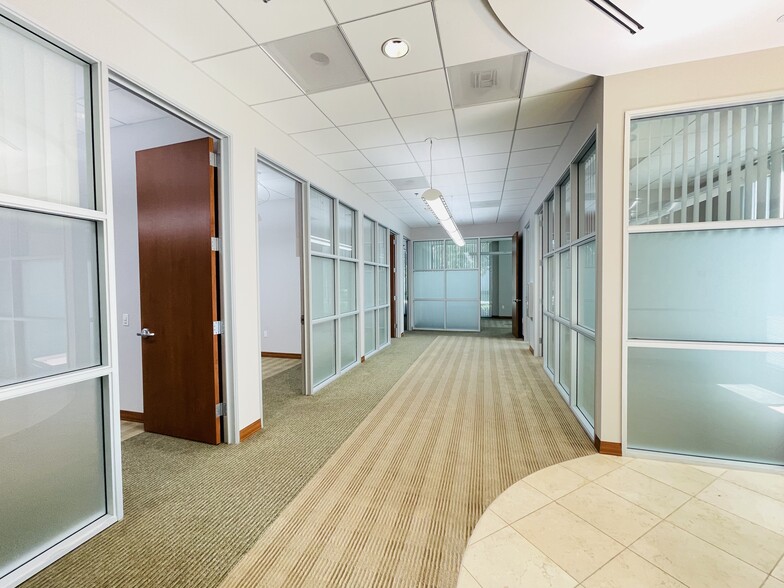 9070 Irvine Center Dr, Irvine, CA for lease - Building Photo - Image 3 of 6