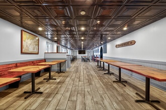 1 Angell Rd, Narragansett, RI à louer Photo intérieure- Image 1 de 7