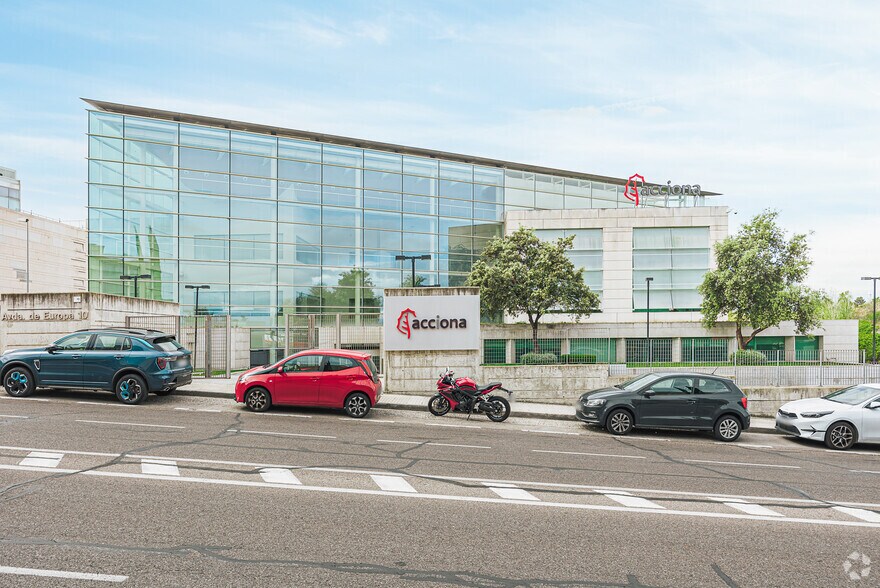 Avenida Europa, 10, Alcobendas, Madrid à louer - Photo du bâtiment - Image 2 de 3