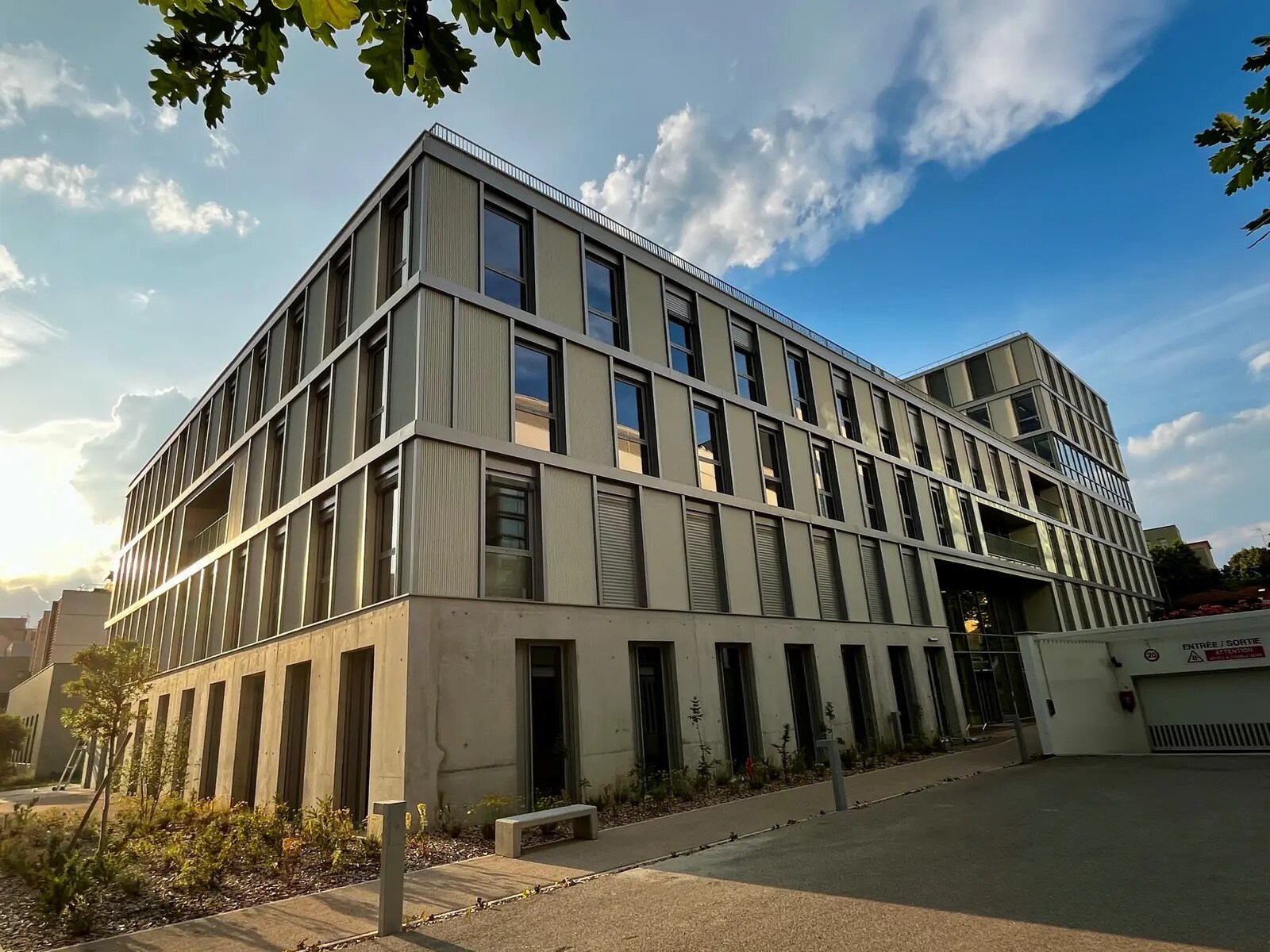 60 Avenue Rockefeller, Lyon à louer Photo du bâtiment- Image 1 de 19