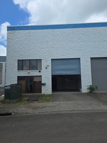 99-930 Iwaena St, Aiea, HI à louer - Photo du bâtiment - Image 2 de 23