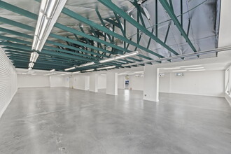 2974 E Thousand Oaks Blvd, Thousand Oaks, CA for lease Interior Photo- Image 1 of 12