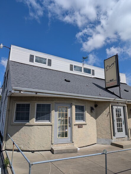 1952 Kensington Ave, Buffalo, NY à louer - Photo du bâtiment - Image 2 de 24