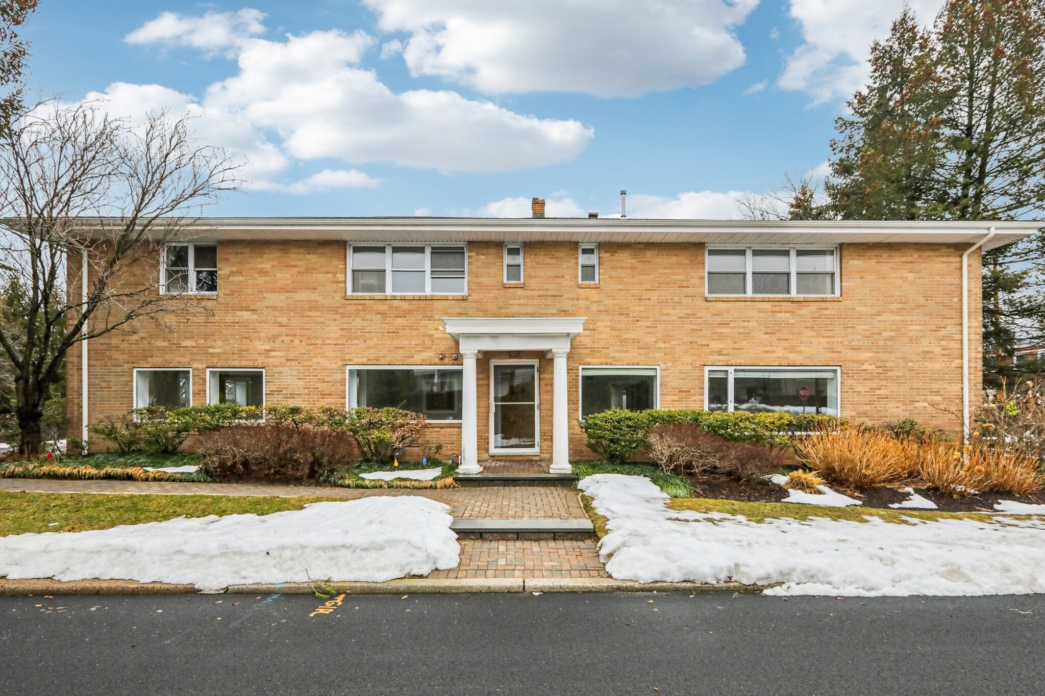 631 E Palisades Ave, Englewood Cliffs, NJ for lease Primary Photo- Image 1 of 18