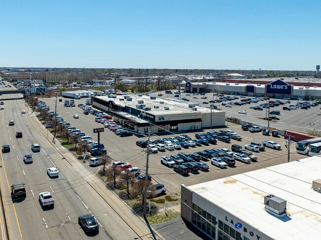 Plus de détails pour 1600 Broadhollow Rd, Farmingdale, NY - Industriel à vendre