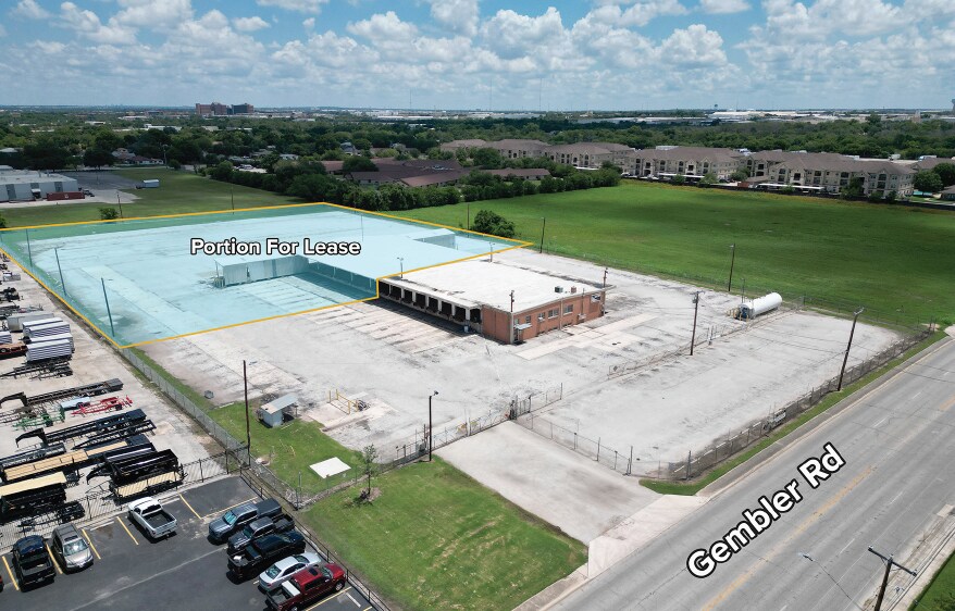 423-427 Gembler Rd, San Antonio, TX à louer - Photo du bâtiment - Image 1 de 2