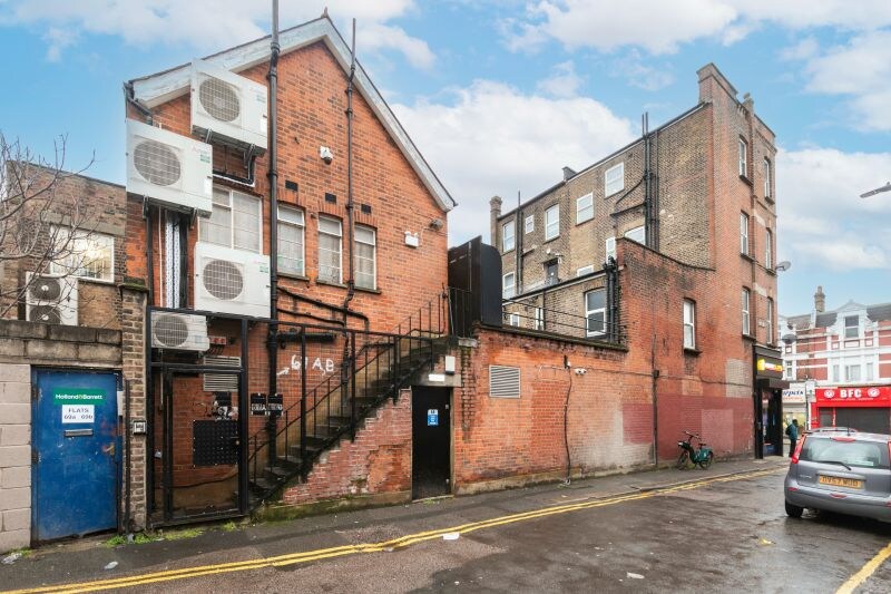 67 High St, Londres à vendre - Photo du bâtiment - Image 2 de 2