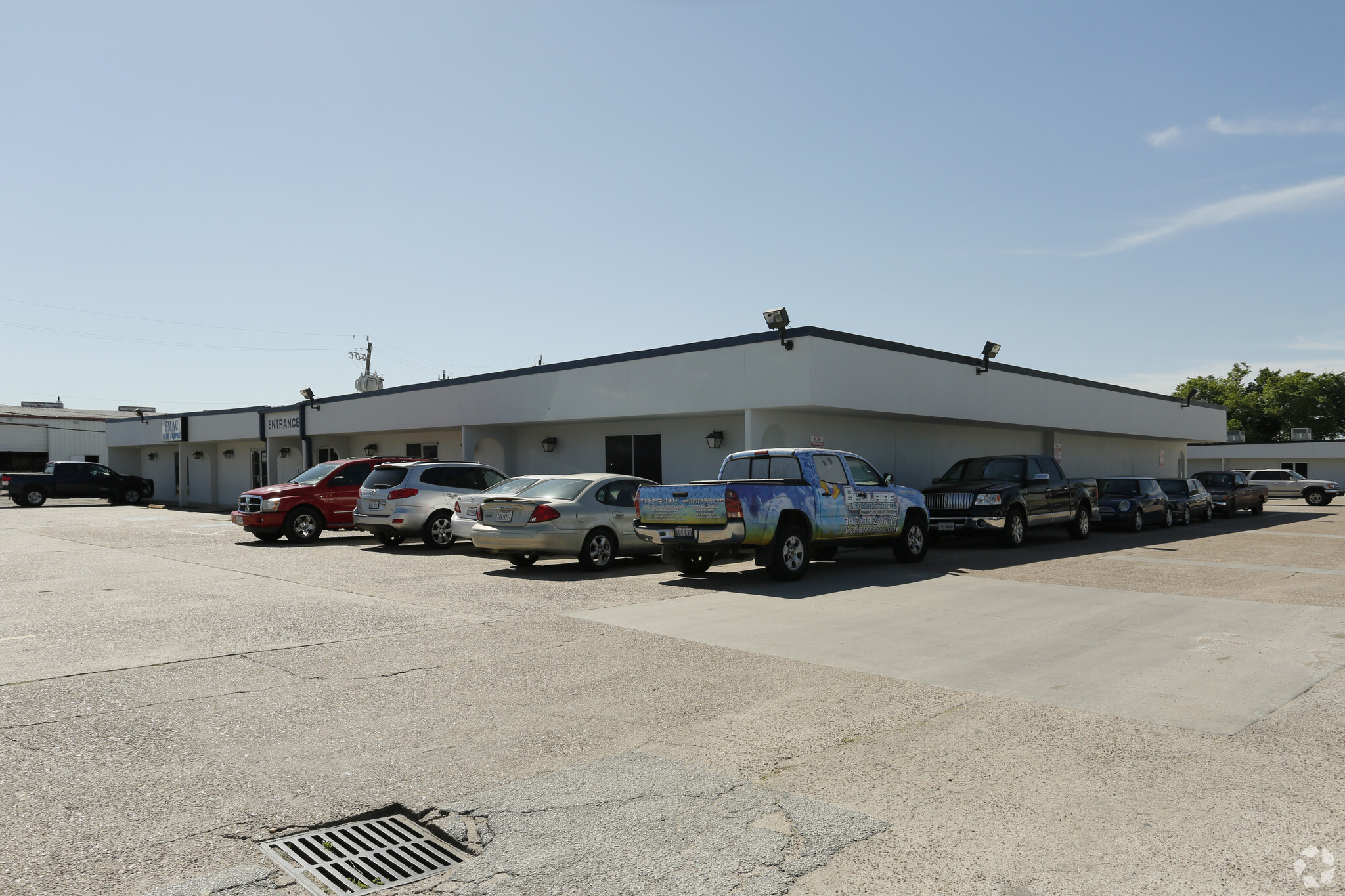 5325 Glenmont Dr, Houston, TX for lease Primary Photo- Image 1 of 4