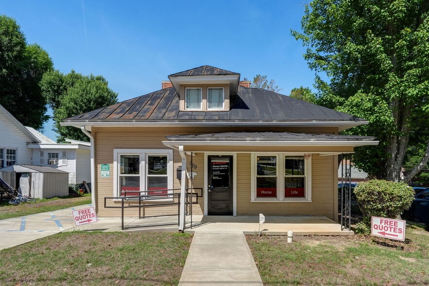 529 Boyd St, Reidsville, NC for sale - Primary Photo - Image 1 of 15