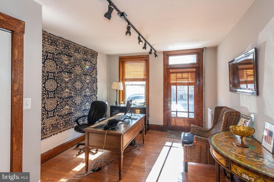 233 W Patrick St, Frederick, MD à vendre - Photo du bâtiment - Image 2 de 17