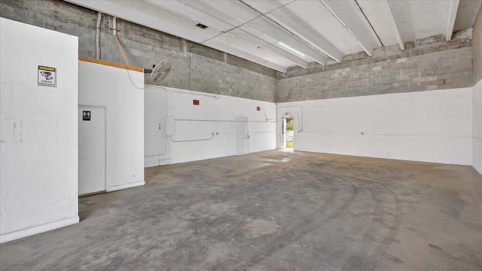 12434-12466 NW 38th Ave, Opa-locka, FL for lease - Building Photo - Image 3 of 16