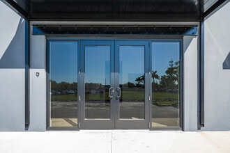 1930 N 30th Rd, Hollywood, FL à louer Photo du bâtiment- Image 1 de 13