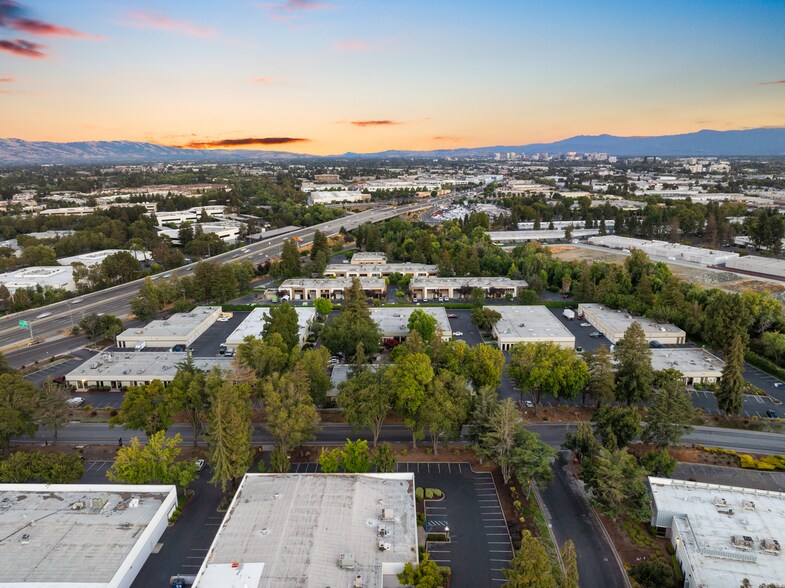 720-742 Charcot Ave, San Jose, CA à louer - Photo du bâtiment - Image 2 de 14