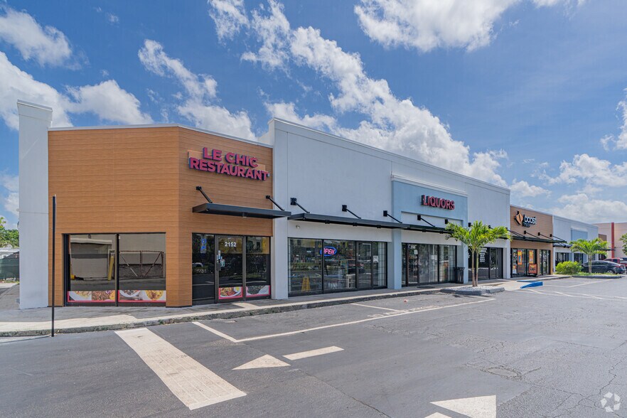 2152-2192 W Oakland Park Blvd, Oakland Park, FL à louer - Photo principale - Image 3 de 3