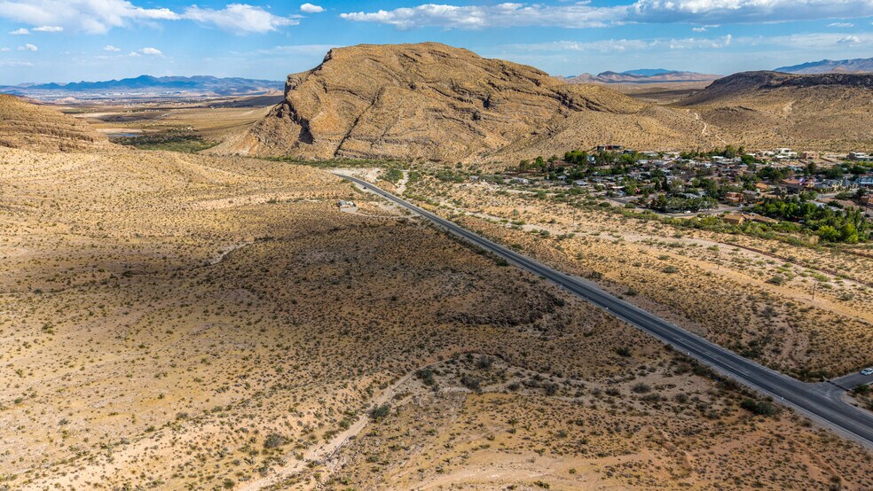 Blue Diamond Rd, Blue Diamond, NV à vendre - Photo du bâtiment - Image 2 de 10