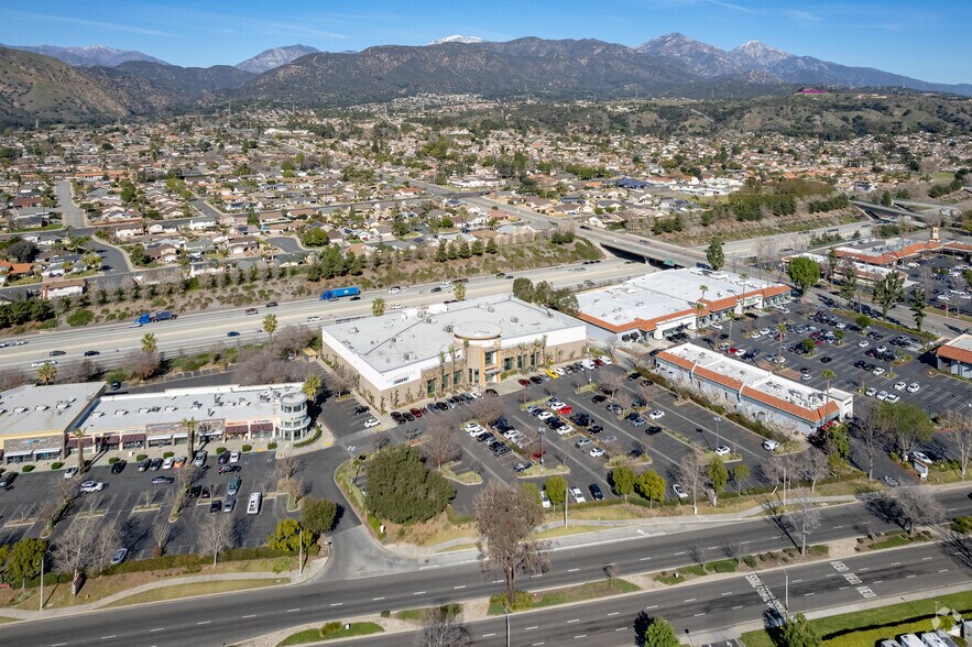 1275 Foothill Blvd, La Verne, CA à louer - Photo du bâtiment - Image 2 de 3