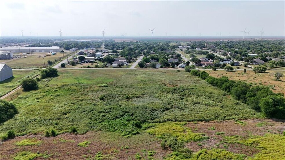 8 Compress rd, Taft, TX à vendre - Photo principale - Image 3 de 5