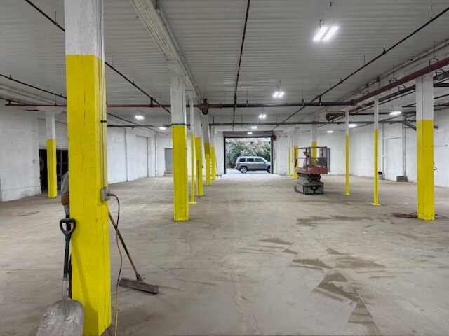 315 Brighton St, La Porte, IN à louer - Photo du bâtiment - Image 3 de 19