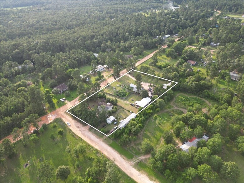 11029 Tammy Cir, Plantersville, TX for sale - Building Photo - Image 3 of 7